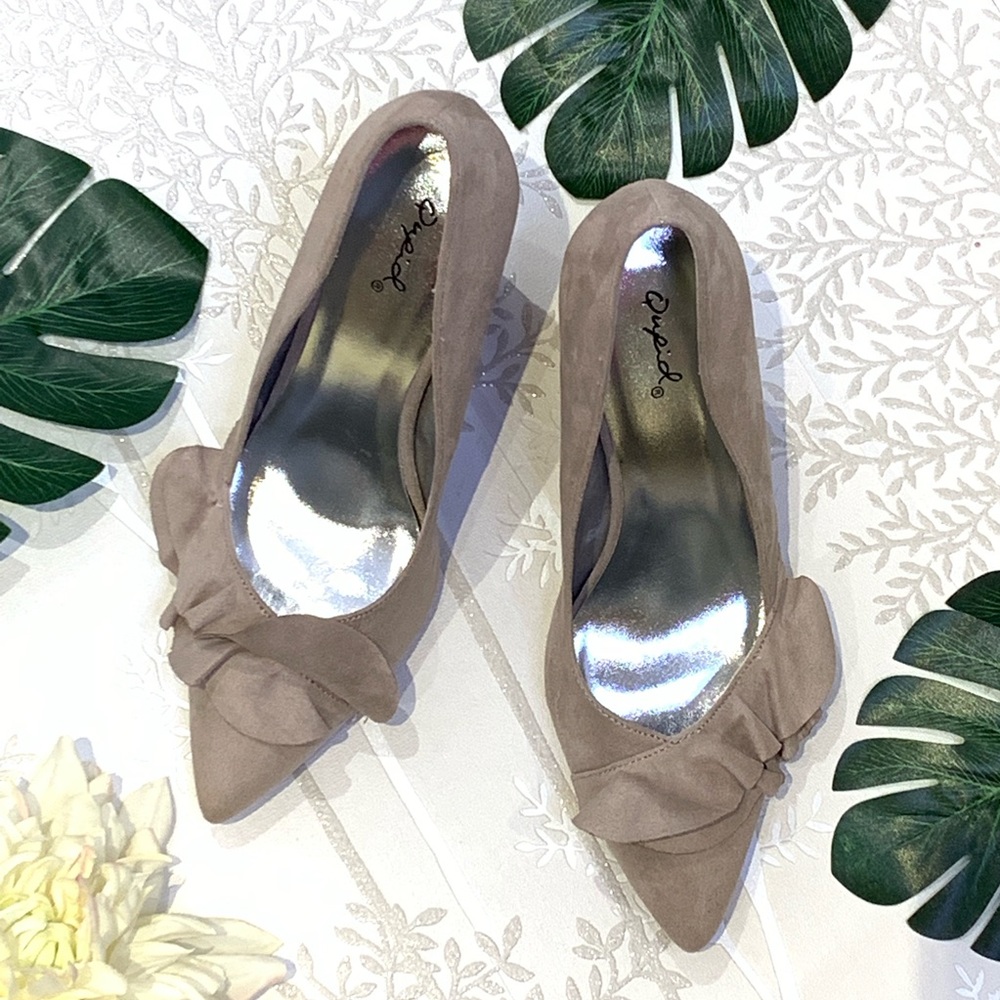 Quipid Faux Suede Ruffle Size 8.5 - Picture 3 of 6
